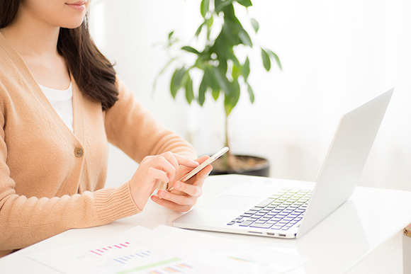 写真：女性のイメージ